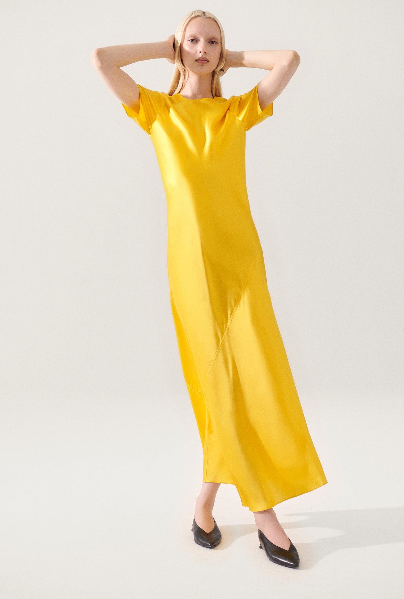 SHORT SLEEVE BIAS DRESS MARIGOLD