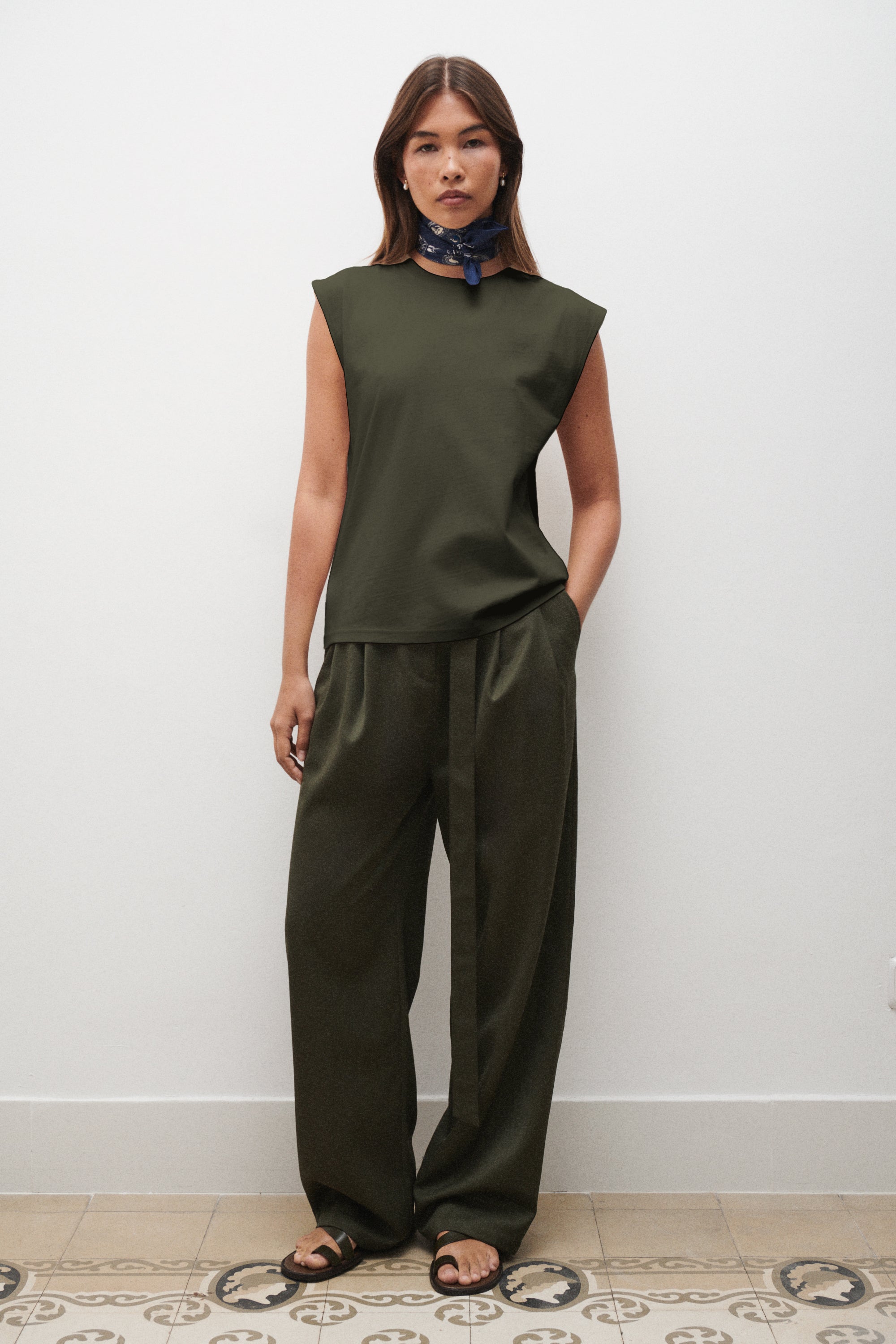 COTTON SLEEVELESS T-SHIRT PINE